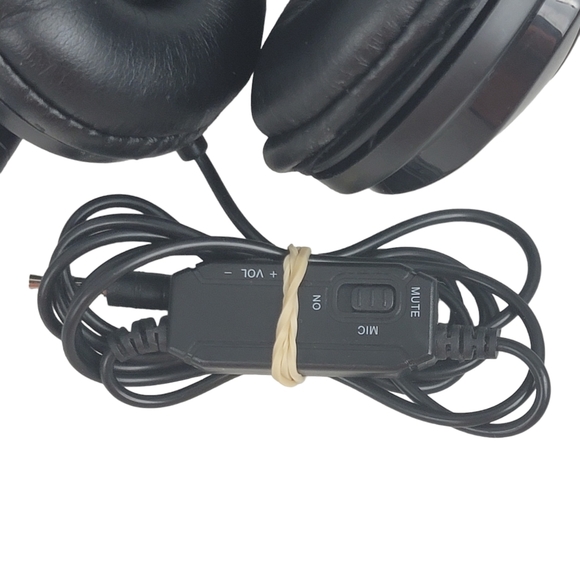 Dual Charging Station & Headset for PS4 Playstation4 - Picture 3 of 7